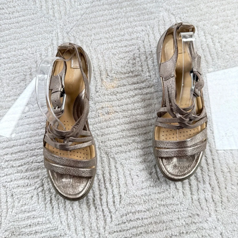 Ecco these wedge
